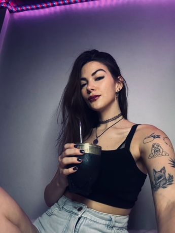 Paz — single girl online now for video chat on Flirtify